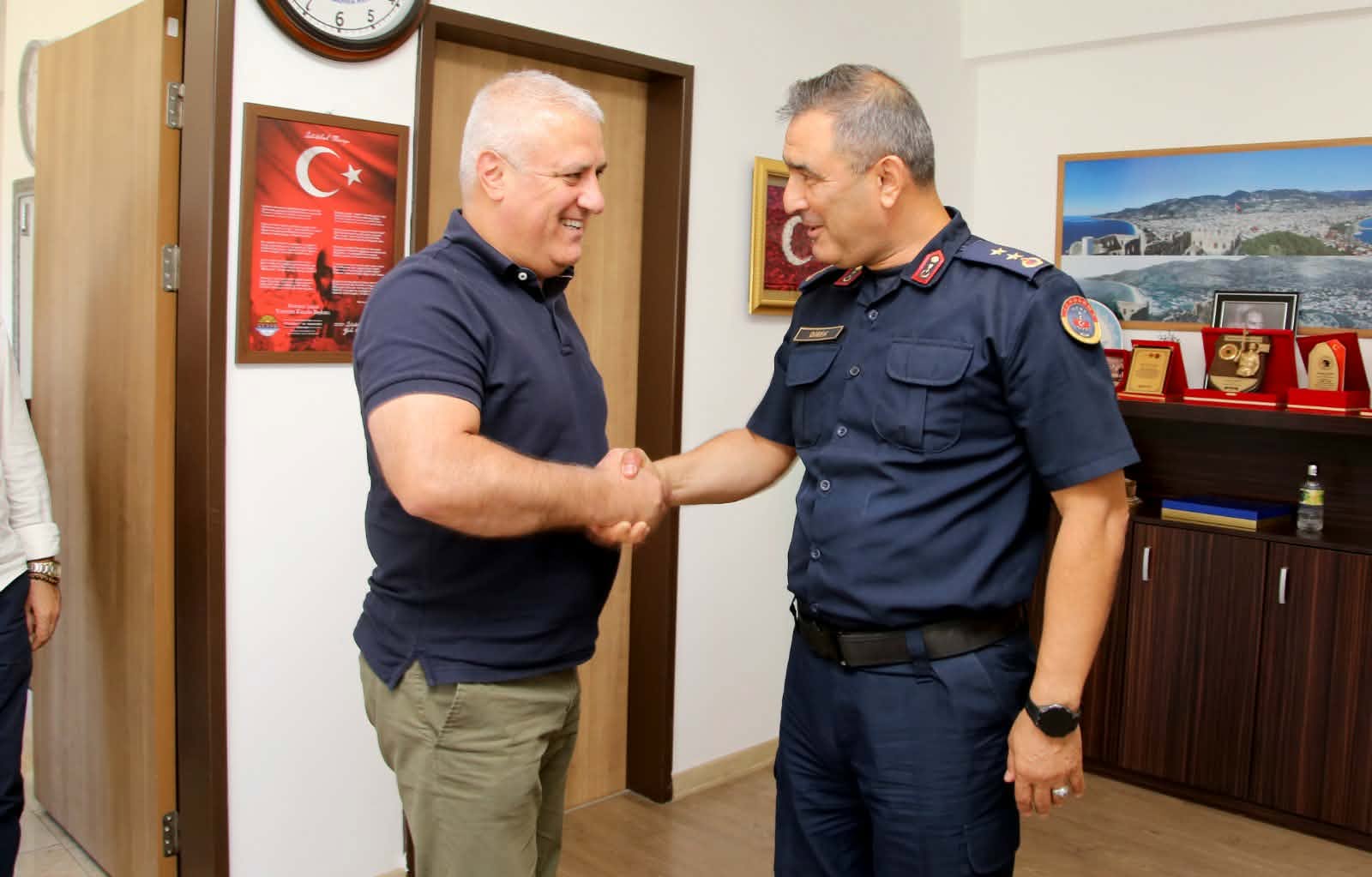 DEVLET-MİLLET EL ELE...