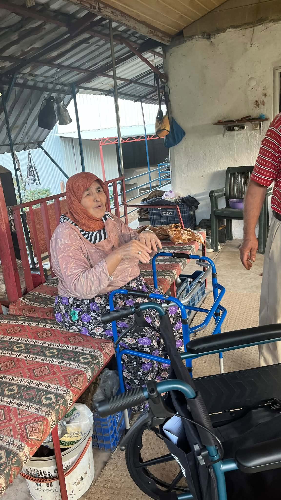 Alanya Eğitim Dayanışma ve Yardımlaşma Vakfı’ndan Tekerlekli Sandalye Desteği...