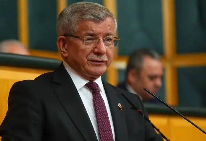 Ahmet Davutoğlu hakkında 'Cumhurbaşkanına hakaret' soruşturması...
