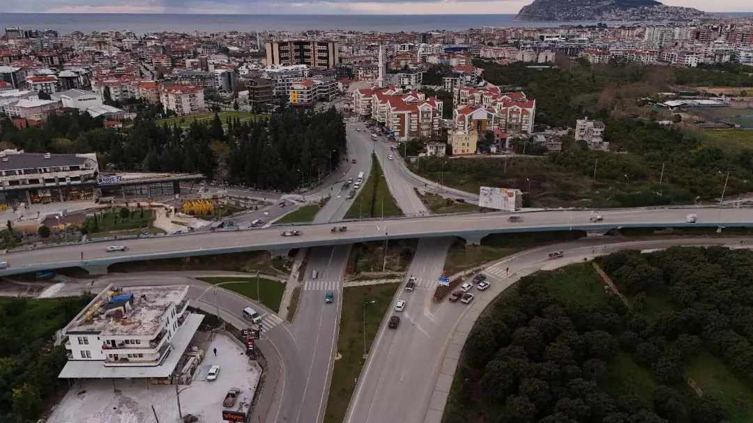 Alanya’nın Trafik Sorunlarına Alkışlanan Çözüm, Dr. Tahsin BİNER’de...