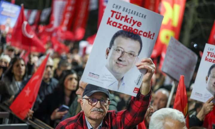 saraçhane de dev miting 2 648761640 931356792773185 4135623219999094310 n c2743