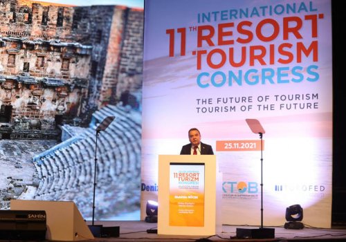 Başkan Böcek 11. Resort Turizm Kongresi’nde...