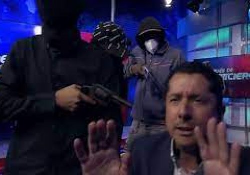 Ekvador'da canlı yayına silahlı baskın...